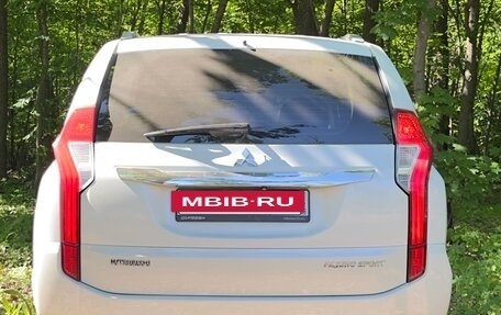 Mitsubishi Pajero Sport III рестайлинг, 2017 год, 2 800 000 рублей, 4 фотография