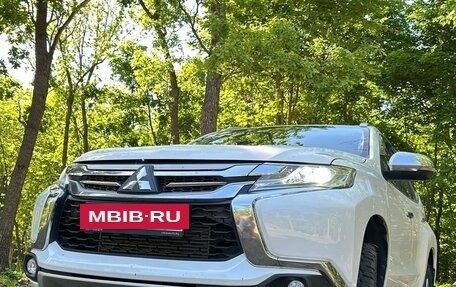 Mitsubishi Pajero Sport III рестайлинг, 2017 год, 2 800 000 рублей, 2 фотография