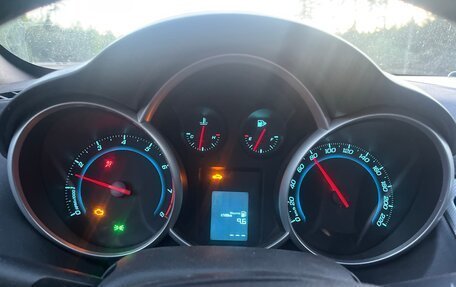 Chevrolet Cruze II, 2010 год, 497 000 рублей, 20 фотография