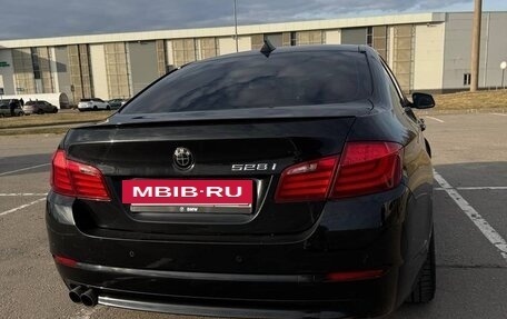 BMW 5 серия, 2011 год, 1 600 000 рублей, 3 фотография