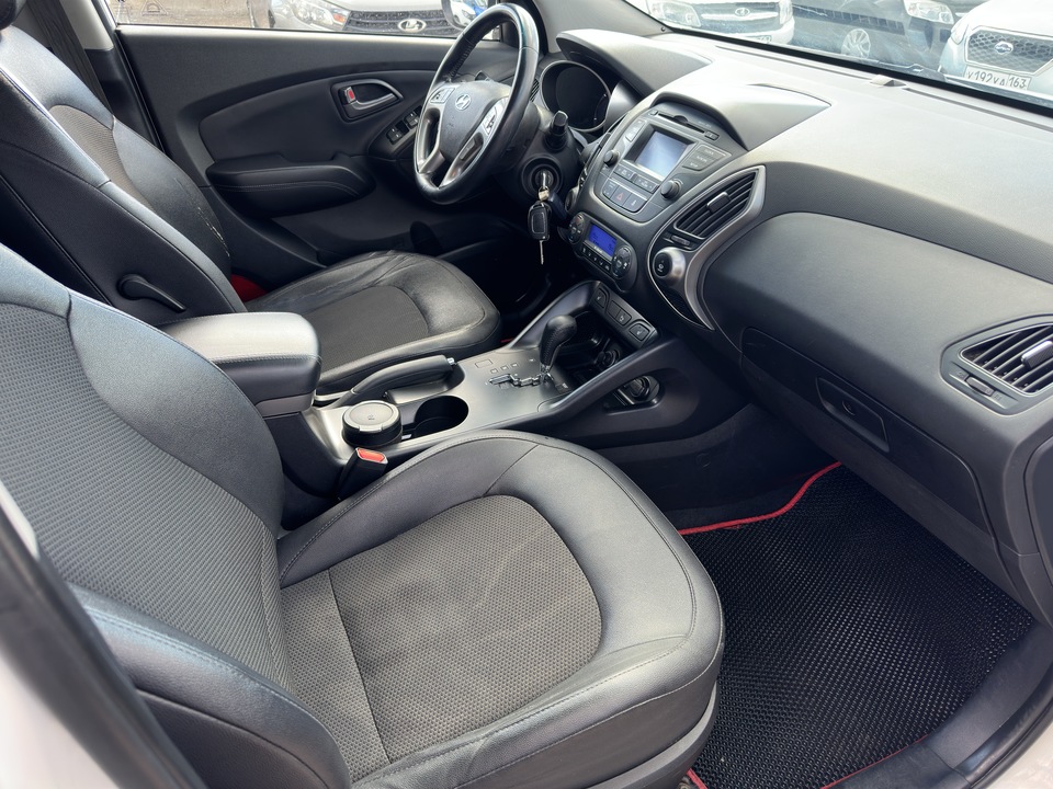 Hyundai ix35 I рестайлинг, 2014 год, 1 300 000 рублей, 20 фотография