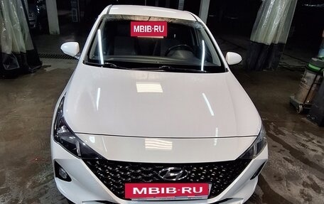 Hyundai Solaris II рестайлинг, 2021 год, 1 500 000 рублей, 12 фотография