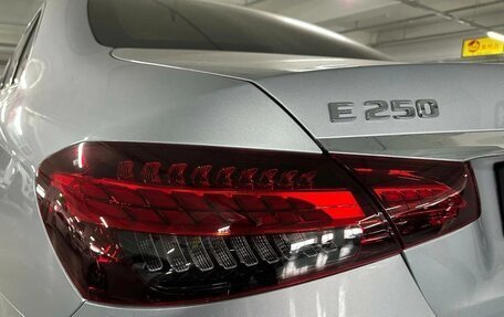 Mercedes-Benz E-Класс, 2022 год, 3 600 000 рублей, 10 фотография