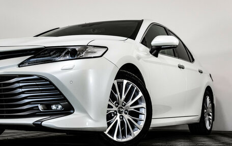 Toyota Camry, 2018 год, 2 749 000 рублей, 2 фотография