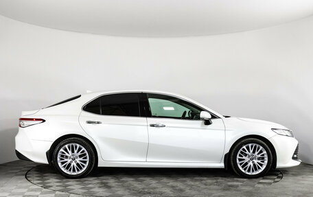Toyota Camry, 2018 год, 2 749 000 рублей, 6 фотография