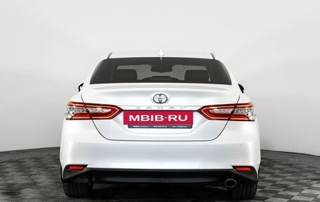 Toyota Camry, 2018 год, 2 749 000 рублей, 8 фотография