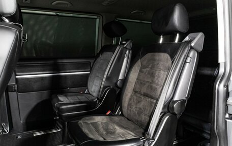 Volkswagen Multivan T6 рестайлинг, 2018 год, 4 500 000 рублей, 10 фотография
