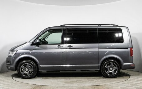 Volkswagen Multivan T6 рестайлинг, 2018 год, 4 500 000 рублей, 8 фотография