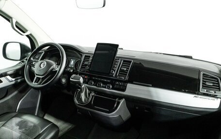 Volkswagen Multivan T6 рестайлинг, 2018 год, 4 500 000 рублей, 9 фотография