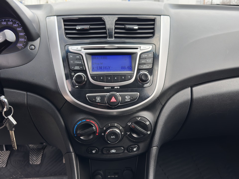 Hyundai Solaris I, 2013 год, 849 000 рублей, 15 фотография