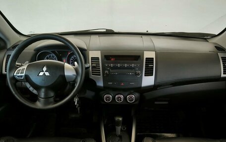 Mitsubishi Outlander III рестайлинг 3, 2010 год, 1 050 000 рублей, 5 фотография