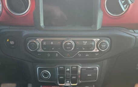 Jeep Wrangler, 2020 год, 4 600 000 рублей, 23 фотография