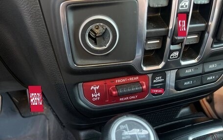 Jeep Wrangler, 2020 год, 4 600 000 рублей, 24 фотография