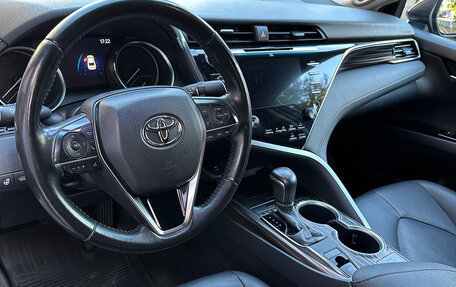 Toyota Camry, 2020 год, 3 330 000 рублей, 10 фотография