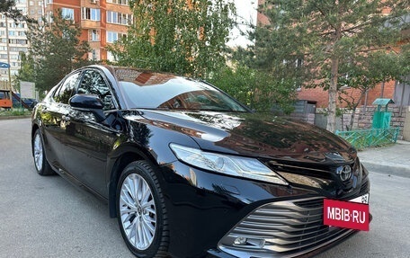 Toyota Camry, 2020 год, 3 330 000 рублей, 2 фотография