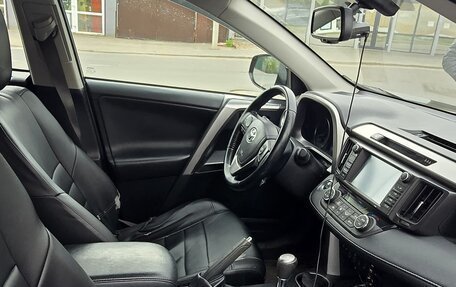 Toyota RAV4, 2019 год, 2 600 000 рублей, 4 фотография