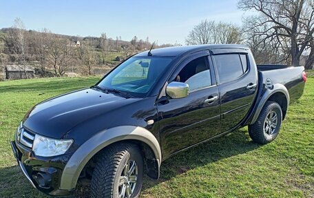Mitsubishi L200 IV рестайлинг, 2015 год, 1 350 000 рублей, 6 фотография