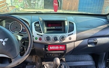 Mitsubishi L200 IV рестайлинг, 2015 год, 1 350 000 рублей, 2 фотография