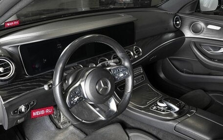 Mercedes-Benz E-Класс, 2020 год, 3 990 000 рублей, 3 фотография