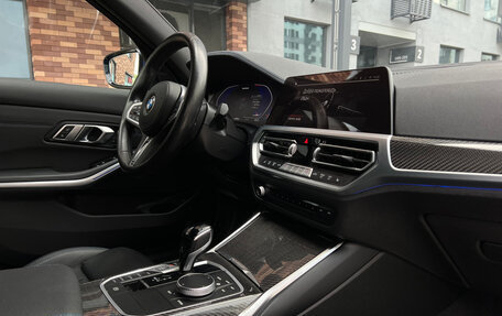 BMW 3 серия, 2021 год, 3 990 000 рублей, 9 фотография
