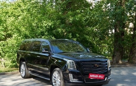 Cadillac Escalade IV, 2019 год, 6 000 000 рублей, 2 фотография