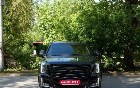 Cadillac Escalade IV, 2019 год, 6 000 000 рублей, 3 фотография
