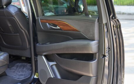 Cadillac Escalade IV, 2019 год, 6 000 000 рублей, 20 фотография
