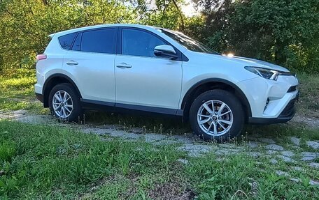 Toyota RAV4, 2019 год, 2 850 000 рублей, 2 фотография