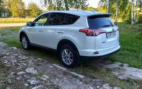 Toyota RAV4, 2019 год, 2 850 000 рублей, 6 фотография