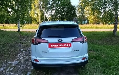 Toyota RAV4, 2019 год, 2 850 000 рублей, 4 фотография