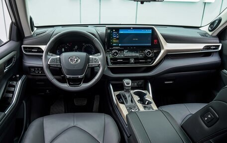 Toyota Highlander, 2025 год, 5 750 000 рублей, 6 фотография