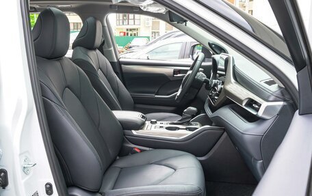 Toyota Highlander, 2025 год, 5 750 000 рублей, 8 фотография