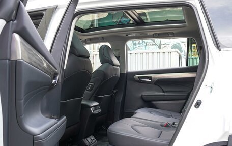 Toyota Highlander, 2025 год, 5 750 000 рублей, 13 фотография