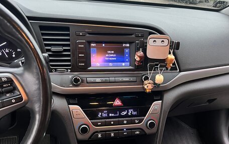 Hyundai Elantra VI рестайлинг, 2018 год, 1 450 000 рублей, 9 фотография