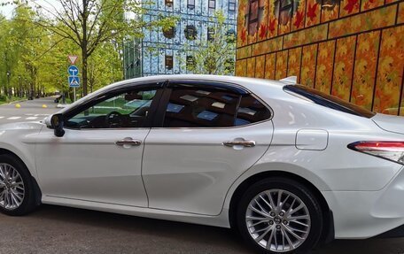 Toyota Camry, 2021 год, 2 390 000 рублей, 8 фотография