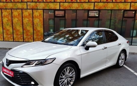 Toyota Camry, 2021 год, 2 390 000 рублей, 4 фотография