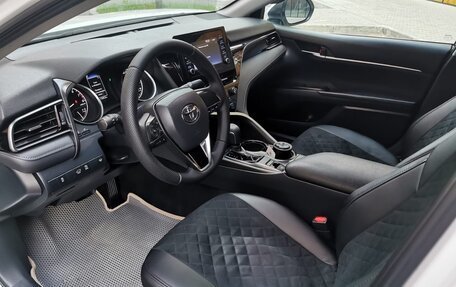 Toyota Camry, 2021 год, 2 390 000 рублей, 17 фотография