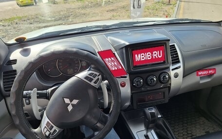 Mitsubishi Pajero Sport II рестайлинг, 2010 год, 1 700 000 рублей, 10 фотография