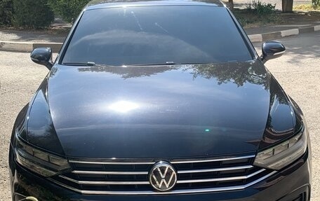 Volkswagen Passat B8 рестайлинг, 2020 год, 2 450 000 рублей, 1 фотография