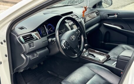 Toyota Camry, 2015 год, 1 930 000 рублей, 6 фотография