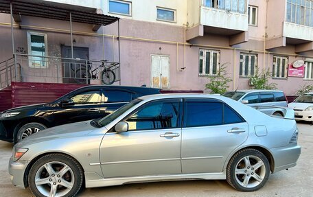 Toyota Altezza, 1999 год, 630 000 рублей, 2 фотография