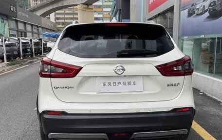 Nissan Qashqai, 2022 год, 2 000 000 рублей, 3 фотография