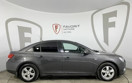 Chevrolet Cruze II, 2010 год, 700 000 рублей, 4 фотография