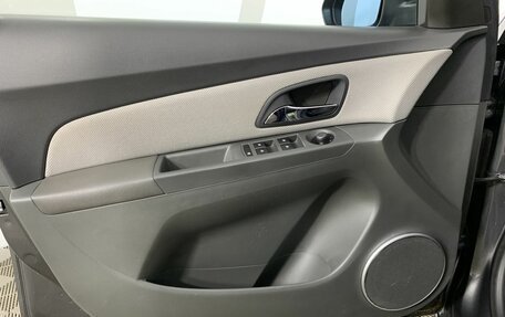Chevrolet Cruze II, 2010 год, 700 000 рублей, 8 фотография