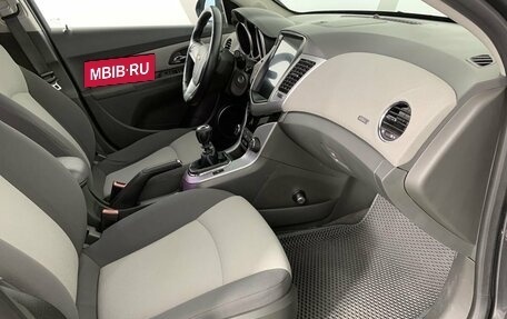 Chevrolet Cruze II, 2010 год, 700 000 рублей, 14 фотография