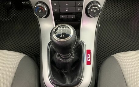 Chevrolet Cruze II, 2010 год, 700 000 рублей, 13 фотография