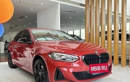 BMW 1 серия, 2022 год, 2 420 000 рублей, 3 фотография