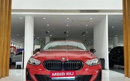 BMW 1 серия, 2022 год, 2 420 000 рублей, 2 фотография