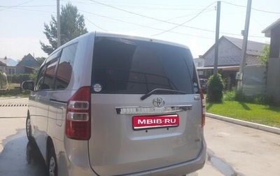 Toyota Noah III, 2011 год, 1 570 000 рублей, 1 фотография