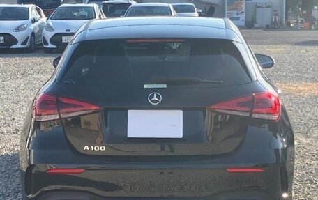 Mercedes-Benz A-Класс, 2022 год, 1 700 000 рублей, 5 фотография